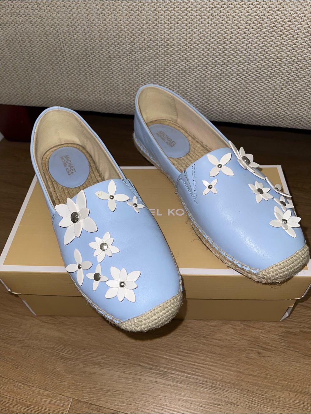 Michael Kors Blue Floral Leather Espadrille Slip-On Flats – Size 7.5